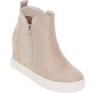 Women's Arizona Bash Boots Side Zipper Memory Foam Color Taupe